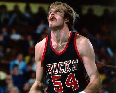 NBA十大水货状元: 本内特历史第一, 乔丹看错布朗, 玻璃登上榜