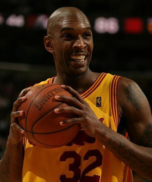 NBA十大水货状元: 本内特历史第一, 乔丹看错布朗, 玻璃登上榜