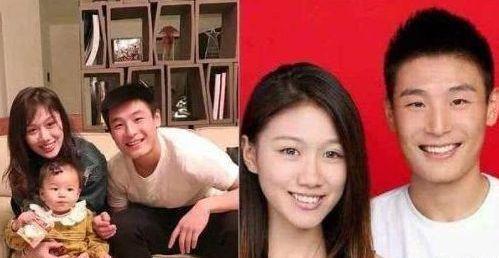 震惊！武磊与妻子“沦落”到挤地铁，贤惠妻子“撞脸”孙悦娇妻