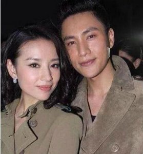 ​陈坤发微博表白董洁是我的，网友起哄，终于说实话，在一起