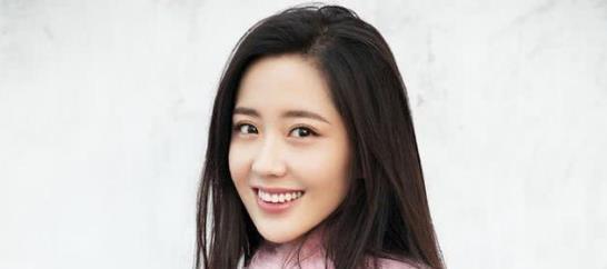 当红小生张新成情史曝光，前女友劈腿，现大学女友即将去参加选秀