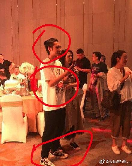 毕滢现身烟不离手，与张丹峰发型雷同，穿着疑为情侣装