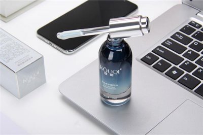​精华液用完多久涂乳液 精华液用完脸上黏黏的怎么回事