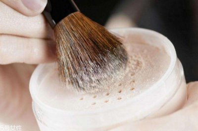 ​散粉怎么使用 散粉的使用技巧