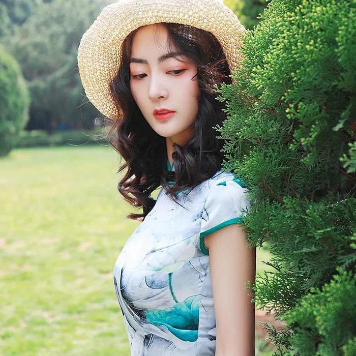 中式长款旗袍装，精致大气，夏季出行必备！
