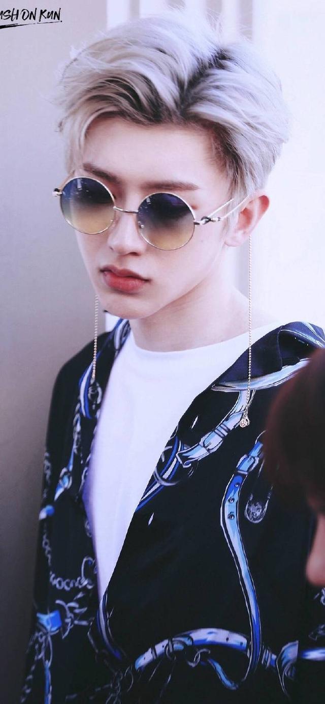 蔡徐坤无水印高清壁纸 NINE PERCENT 队长来袭