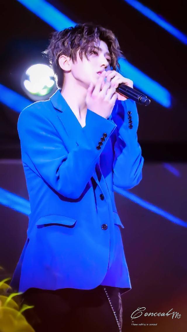 蔡徐坤无水印高清壁纸 NINE PERCENT 队长来袭