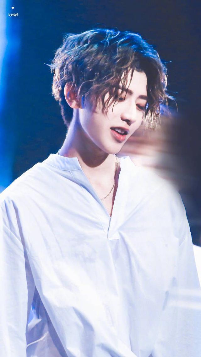 蔡徐坤无水印高清壁纸 NINE PERCENT 队长来袭