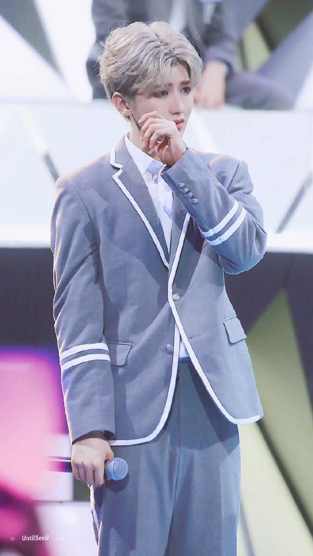 蔡徐坤无水印高清壁纸 NINE PERCENT 队长来袭