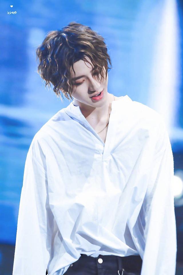 蔡徐坤无水印高清壁纸 NINE PERCENT 队长来袭