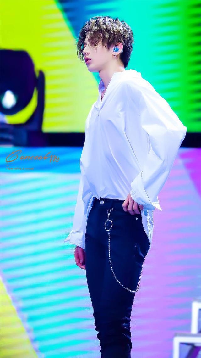 蔡徐坤无水印高清壁纸 NINE PERCENT 队长来袭