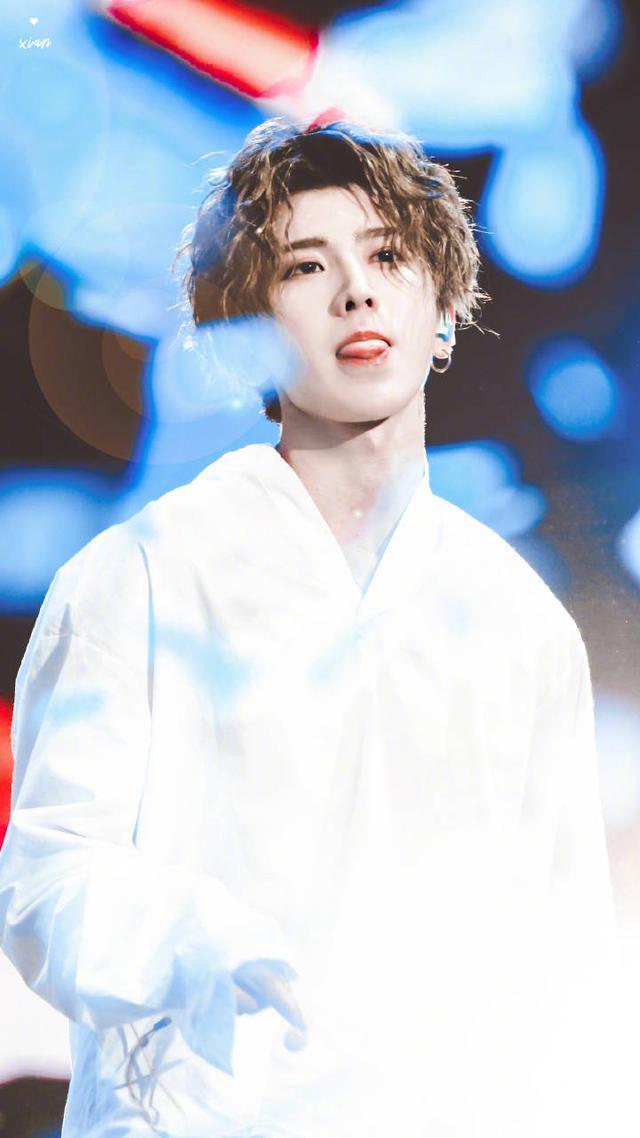 蔡徐坤无水印高清壁纸 NINE PERCENT 队长来袭