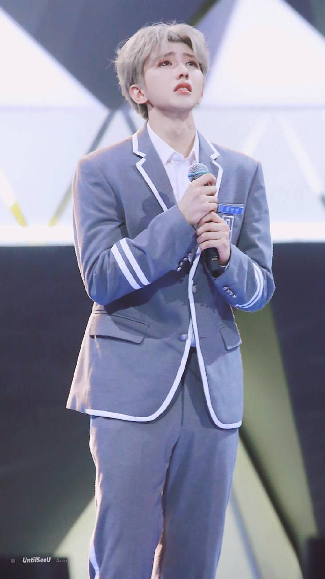 蔡徐坤无水印高清壁纸 NINE PERCENT 队长来袭
