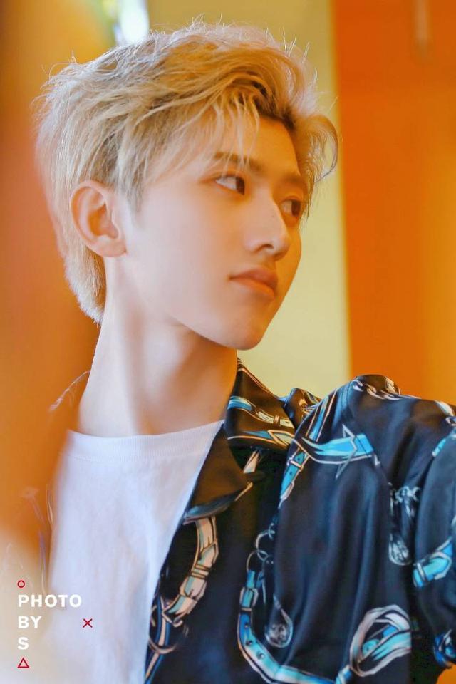 蔡徐坤无水印高清壁纸 NINE PERCENT 队长来袭