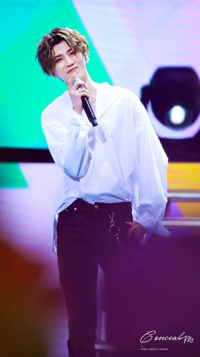 蔡徐坤无水印高清壁纸 NINE PERCENT 队长来袭