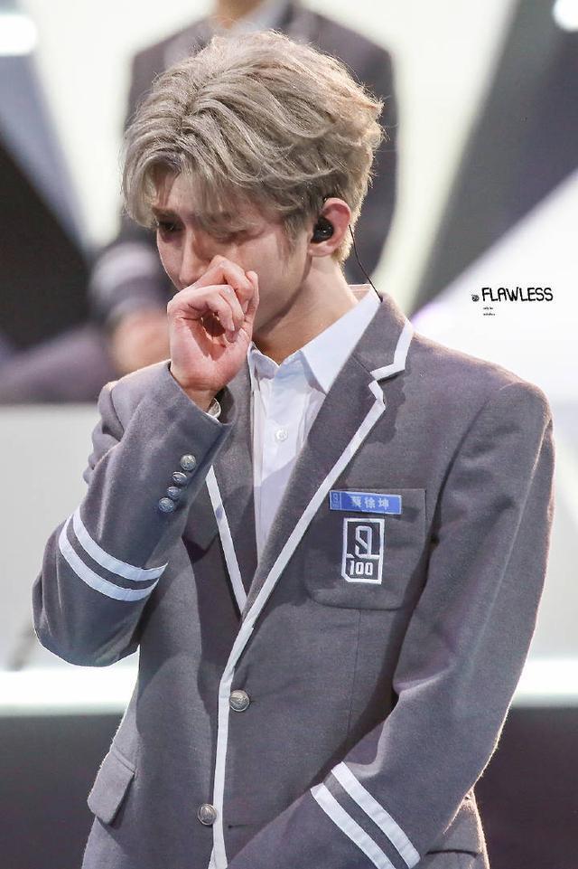 蔡徐坤无水印高清壁纸 NINE PERCENT 队长来袭