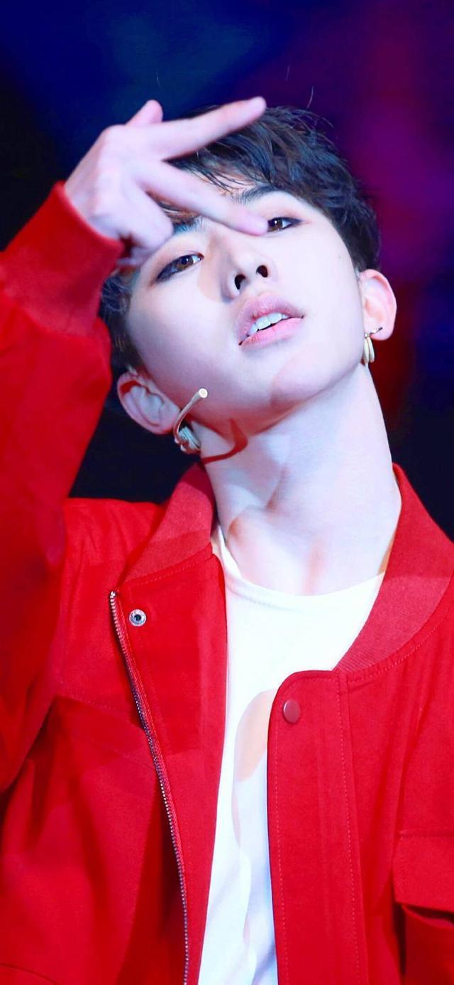 蔡徐坤无水印高清壁纸 NINE PERCENT 队长来袭