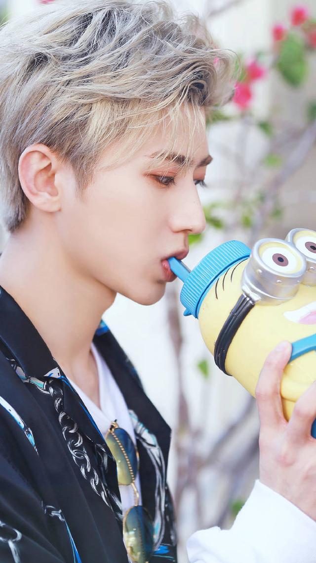 蔡徐坤无水印高清壁纸 NINE PERCENT 队长来袭