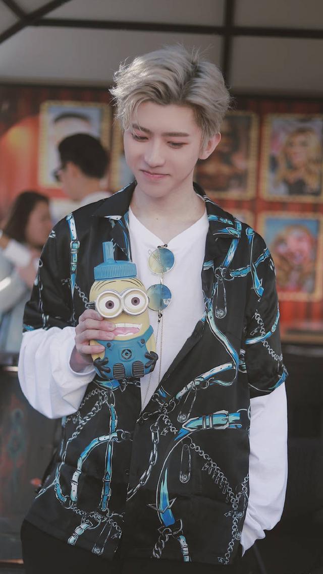蔡徐坤无水印高清壁纸 NINE PERCENT 队长来袭