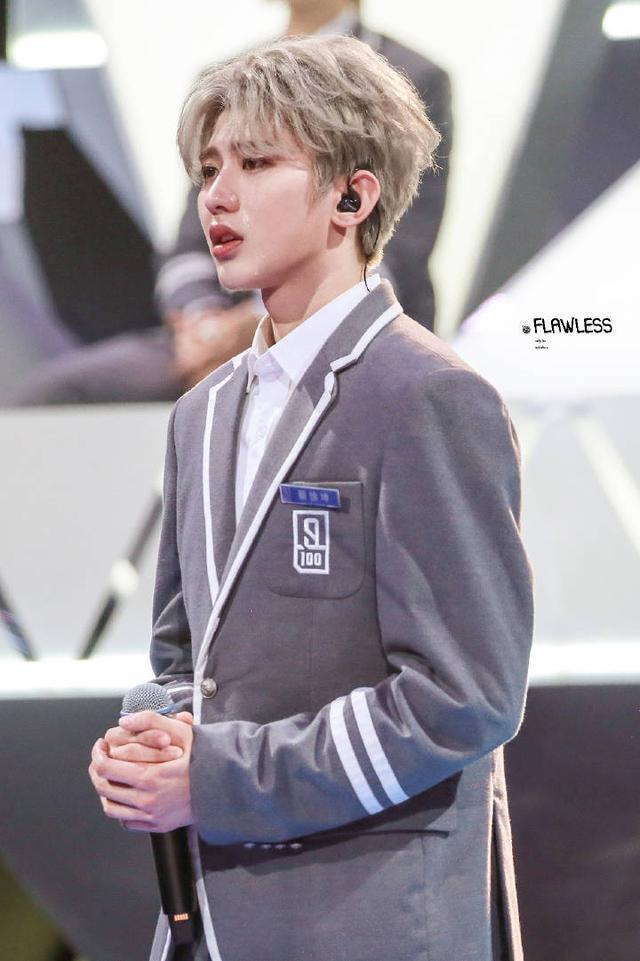 蔡徐坤无水印高清壁纸 NINE PERCENT 队长来袭