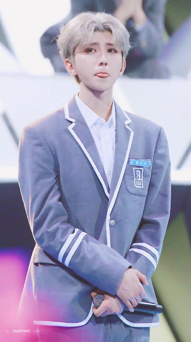 蔡徐坤无水印高清壁纸 NINE PERCENT 队长来袭