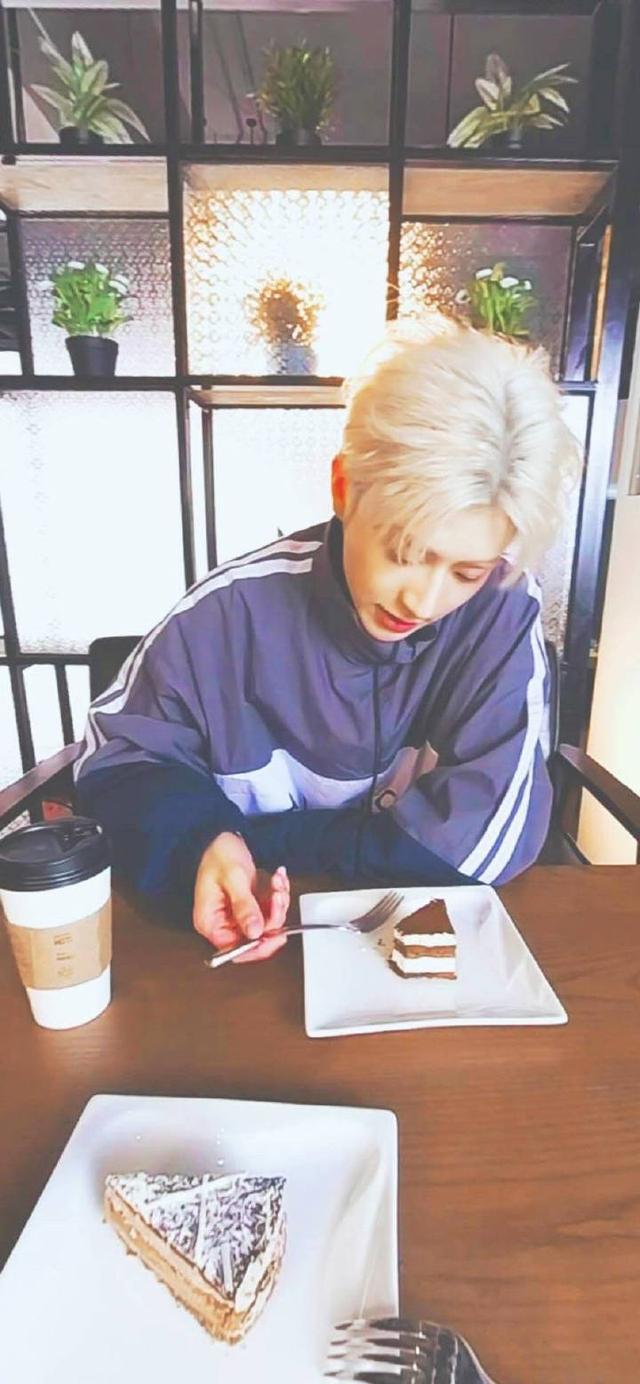 蔡徐坤无水印高清壁纸 NINE PERCENT 队长来袭