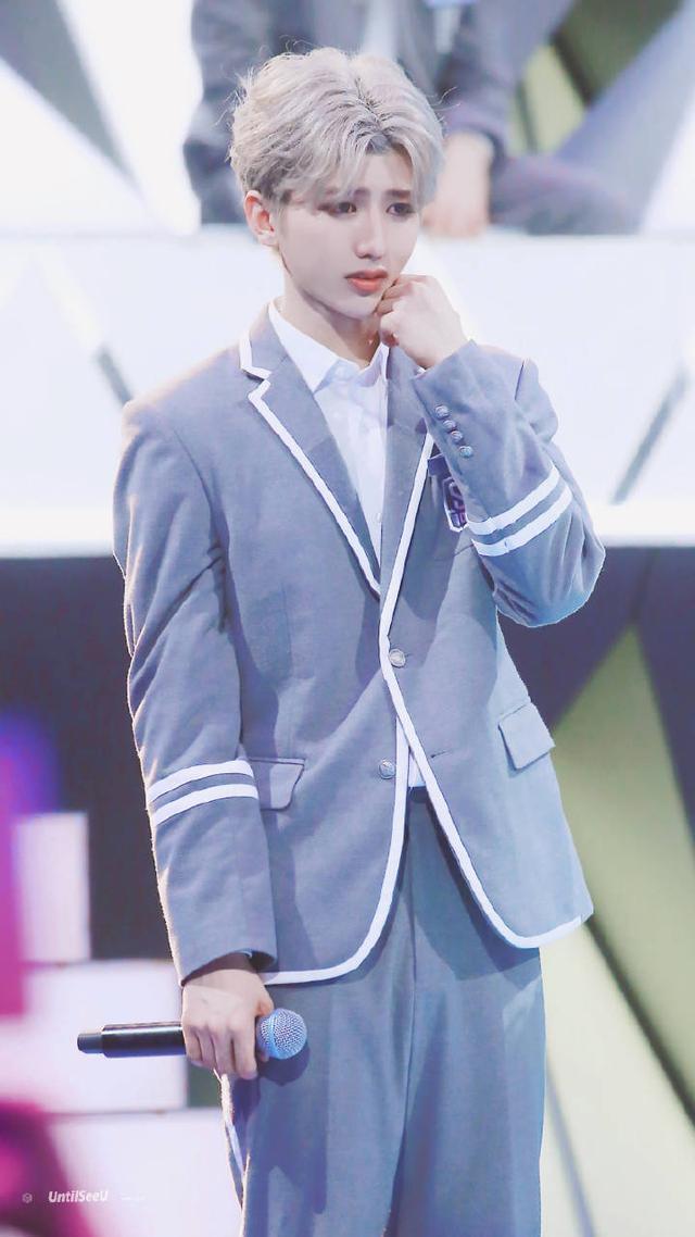 蔡徐坤无水印高清壁纸 NINE PERCENT 队长来袭