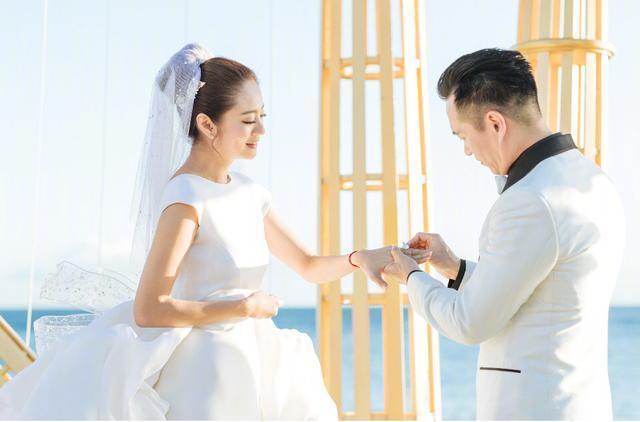 安以轩与老公浪漫游土耳其，夫妻俩甜蜜拥吻撒狗粮庆结婚一周年