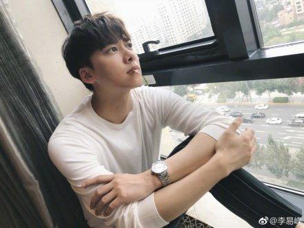 李易峰疑与公司合约到期和平解约？疑似要与王俊凯赵丽颖成为同事