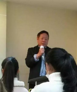 ​潘玮柏要结婚了？还是他老爸爆的料，对象疑似空姐，吴昕肯定没戏