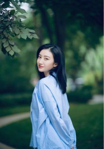 ​景甜的“花仙子”造型太嫩了，虽然不再是富贵花，却带着阳光感