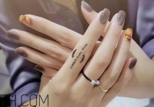 如何做反法式美甲图解 芭比胶美甲的步骤