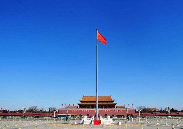 为何天安门国旗杆总长32.6米，而国旗只升到28.3米，你知道吗？