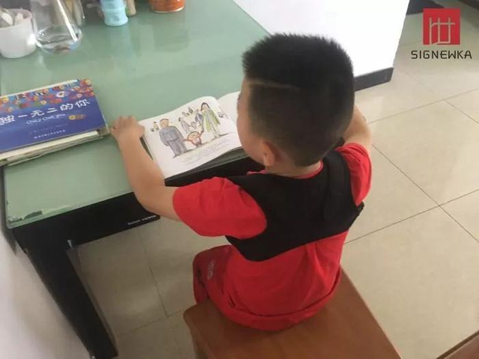驼背、圆肩、含胸=又老又丑！穿它3秒矫正，气质翻倍~