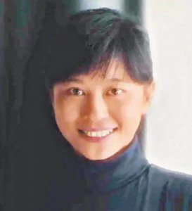 ​香港第一才女，62岁未婚，一生只为一个人