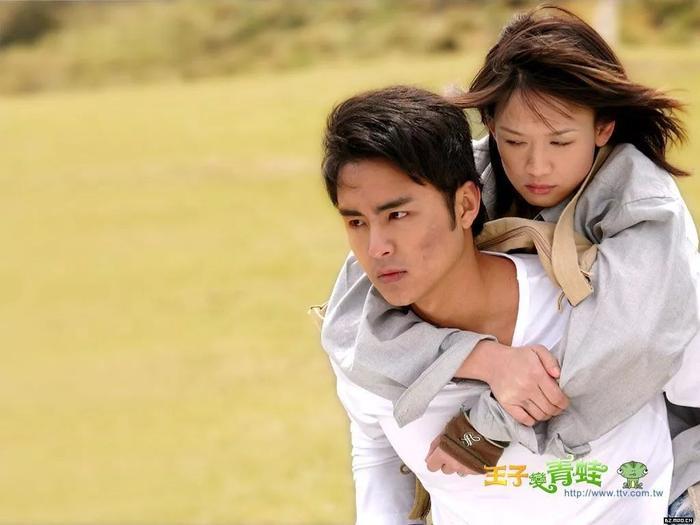 明道亲哥勒死妻儿后自杀：拒绝帮哥哥还200万赌债，明道有错吗？
