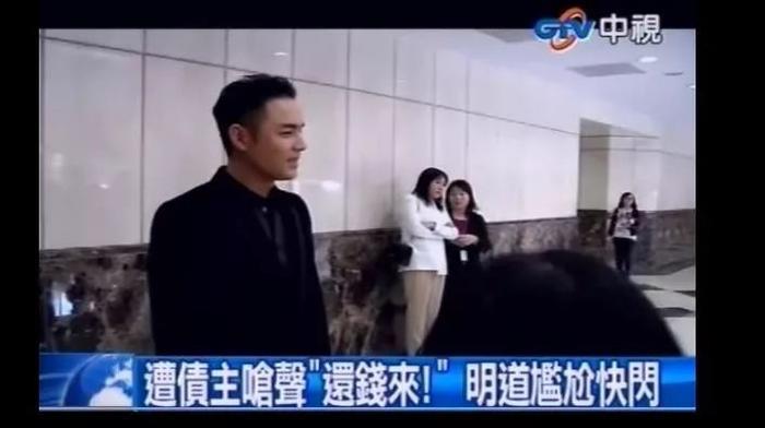 明道亲哥勒死妻儿后自杀：拒绝帮哥哥还200万赌债，明道有错吗？
