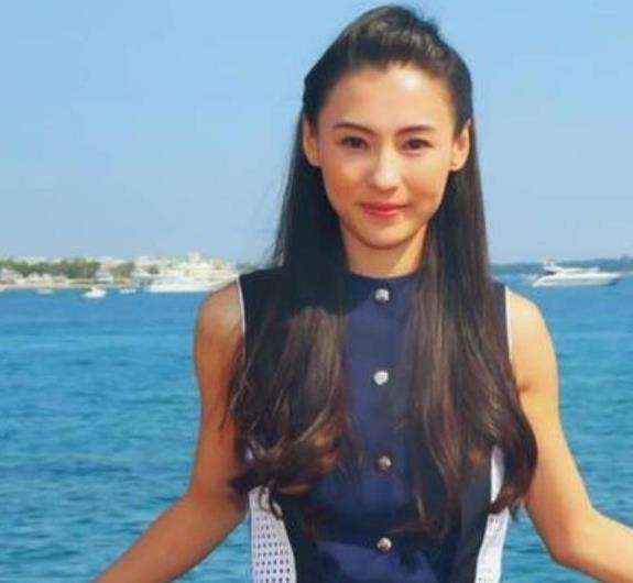 张柏芝绝美照片流出，相比于17年前旧照，张柏芝依旧惊艳动人！