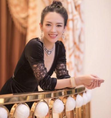 章子怡汪峰秀恩爱却不被看好，只因当年她和未婚夫的恋爱太奔放？