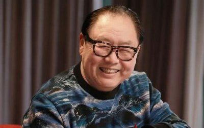 ​72岁的“猪八戒”妻子美若天仙，儿子亿万富豪，堪称人生赢家！