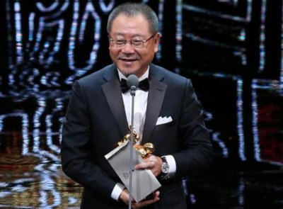 ​范伟牵手妻子27年无绯闻，今妻子貌美如花似27岁，范伟却已老