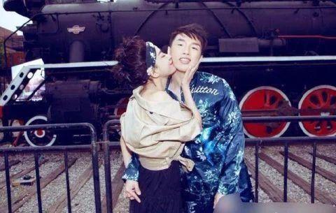 郭德纲儿徒“烧饼”领证结婚，网友好奇的是新娘是谁？