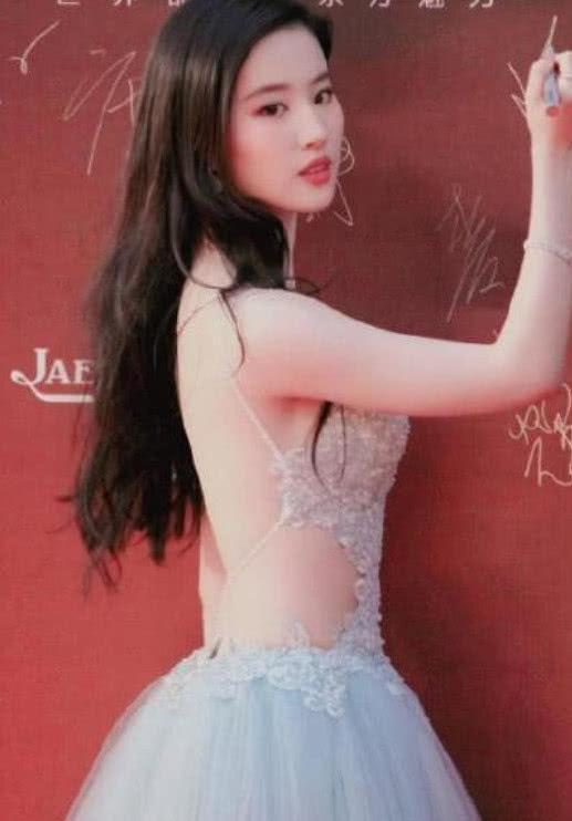 刘亦菲的背到底有多美？当她转身那一刻，女神范十足