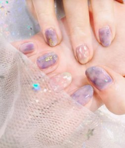 ​6款本季必收粉紫色美甲，晕染、星月美甲、大理石纹全找齐