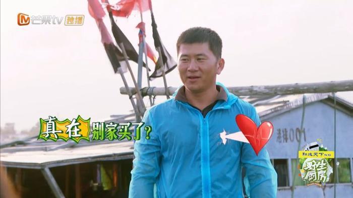 看不懂她边吃虾边放生的圣母人设了...