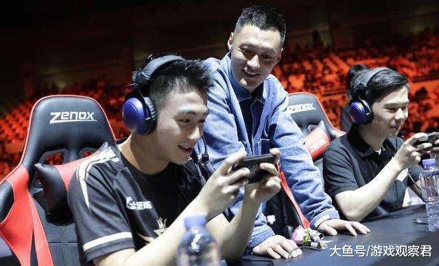 英雄联盟: LPL新军V5战队老板何煪君: 不要比较我和王思聪