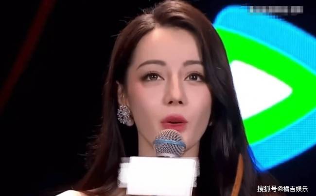 差点以为迪丽热巴鼻影太重了 原来高鼻梁真的会有阴影!