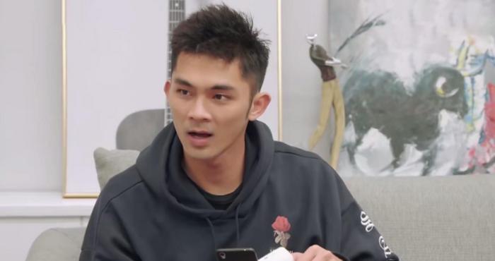 郑晓雯心痛选择离开，其他8人的第一反应，细节暴露他们真实感受