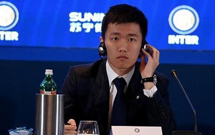 都是富二代，王思聪欠巨款，他却身价超百亿，女友甩网红几十条街