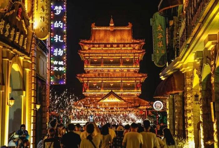 “高铁接站，随心畅玩”毕业旅行，就来台儿庄古城